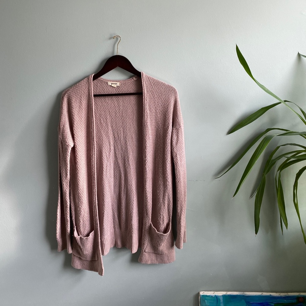 Comfy cardigan ☁️ great as a beach cover up or addition to your work outfit